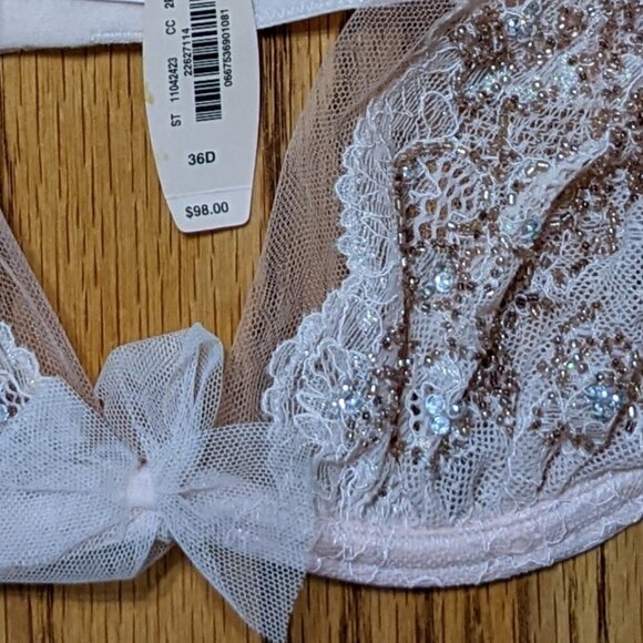 Victoria's Secret Dream Angel's Unlined Plunge Bra - Picture 4 of 5